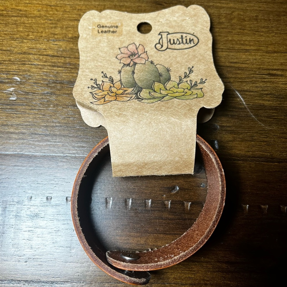 Justin Boots NWT Tooled Leather Cuff Bracelet Blue Western Iron Snap Closure - Picture 2 of 7